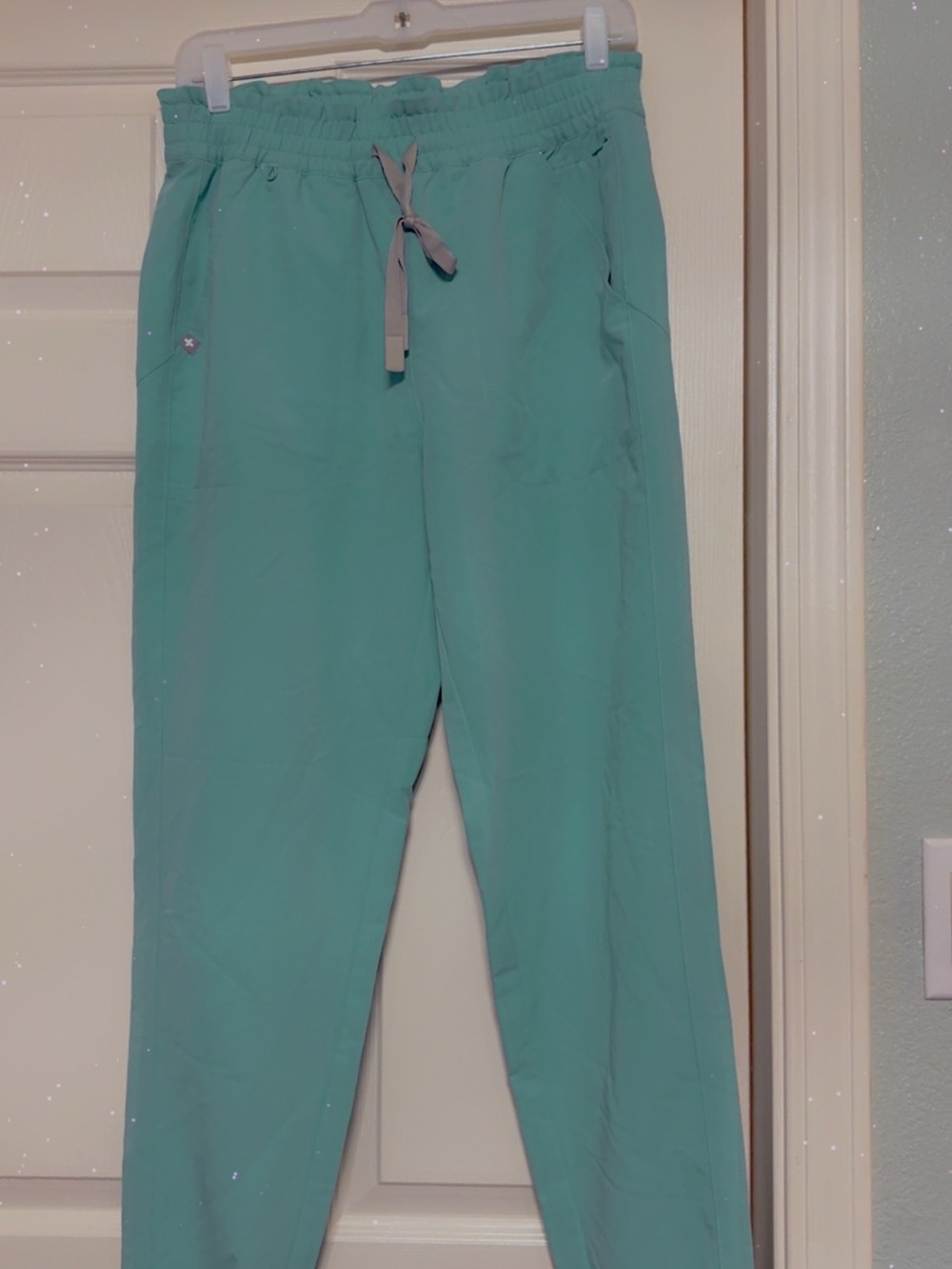 FIGS Jogger Scrub Pants – Medium – NWOT 🩵